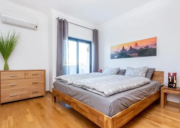 Sacha\'S Sweet Home, Lovely 2 Bedroom Apartment, Walking Distance To Town, Beach And Marina